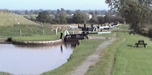llan2.gif (35272 bytes)