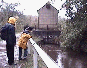 llan30.gif (59148 bytes)