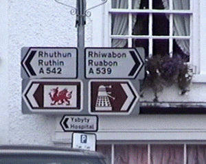 llan40.gif (57850 bytes)