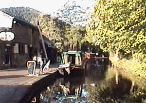 llan43.gif (57290 bytes)