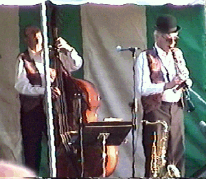 newarkband3.gif (61711 bytes)