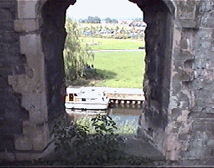 newarkcastle3.gif (59216 bytes)
