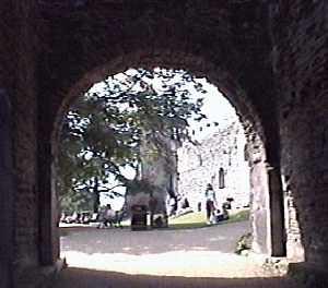 newarkcastle5.gif (59788 bytes)