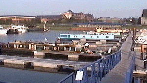 newarkmarina1.gif (40346 bytes)