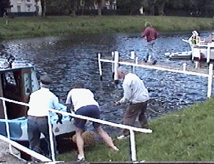 pushboat4.gif (64415 bytes)