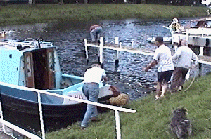 pushboat6.gif (56058 bytes)