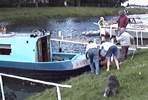 pushboat8.gif (55001 bytes)