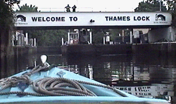 thameslock.gif (55984 bytes)