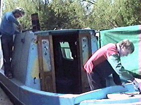 yardwk1.gif (46040 bytes)